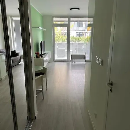 Ahoj Park, Terrace Studio, Private Parking 布拉迪斯拉发